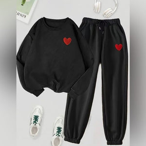 BLACK SWEAT SHUITSET RED HEART POCKETSIZE